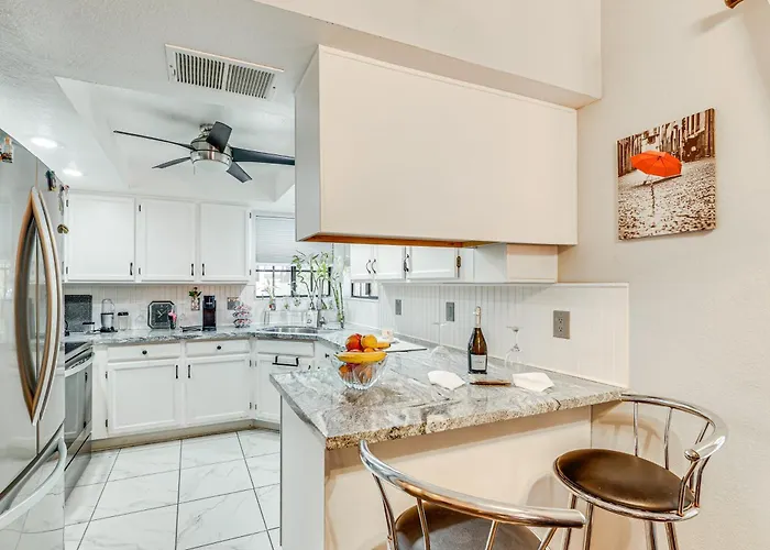 Holiday home Haven W/ Patio, Heated Pool & Hot Tub Access *