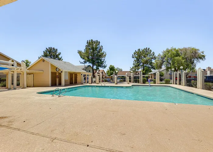 Haven W/ Patio, Heated Pool & Hot Tub Access *
