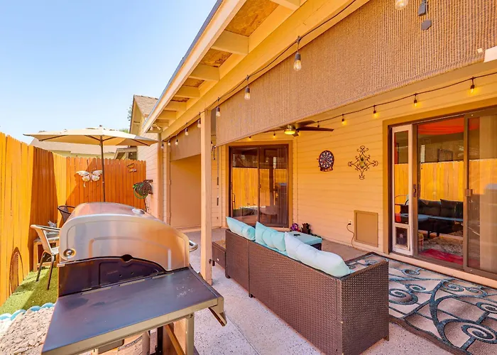 Haven W/ Patio, Heated Pool & Hot Tub Access Holiday home
